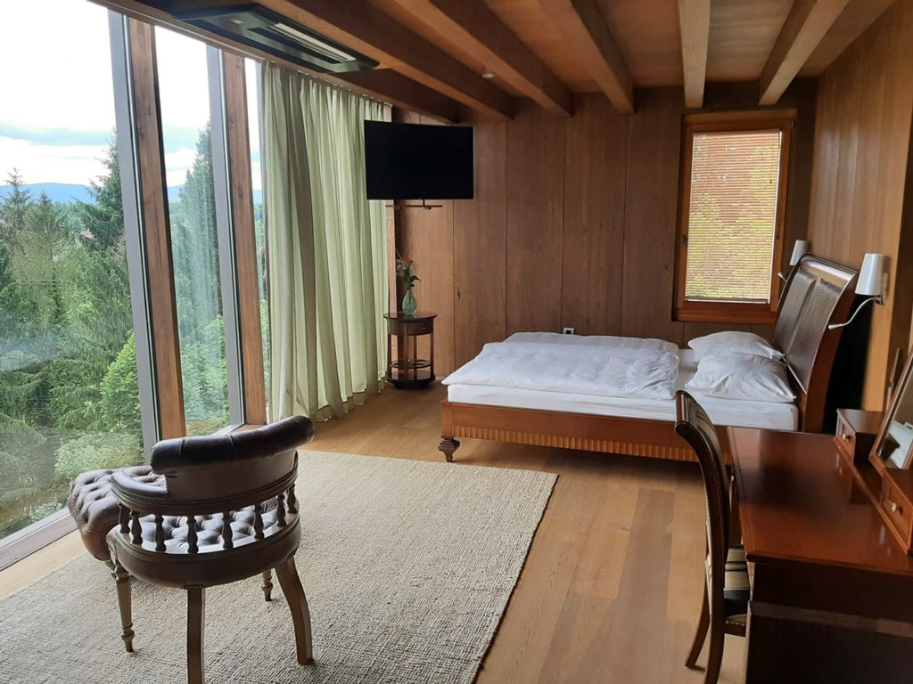 "Deluxe Suite" (Panorama) - Room for two with panoramic view and wooden bath